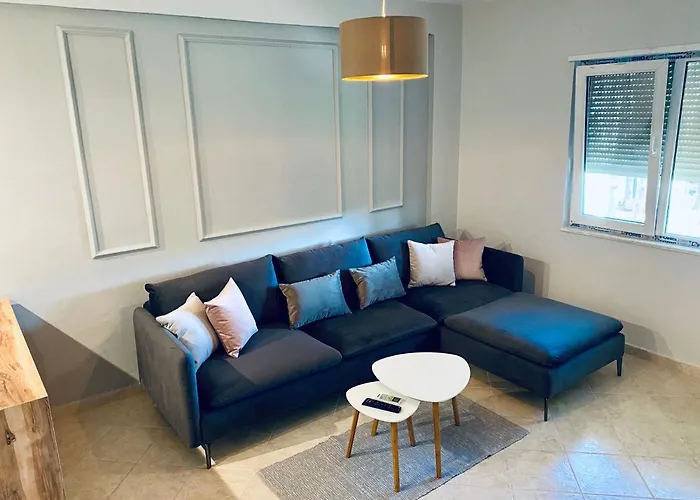 Joyb Near Golem, Durres Apartmán *