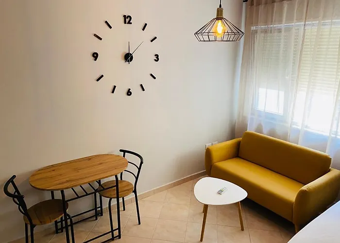 Joyb Near Golem, Durres Apartmán *