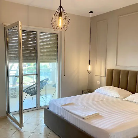 Joyb Near Golem, Durres Apartman *