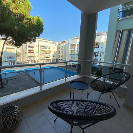Joyb Near Golem, Durres Golem