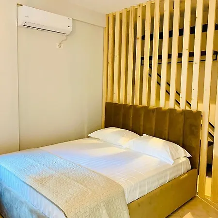 Joyb Near Golem, Durres Golem