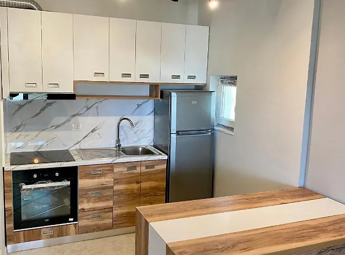 Joyb Near Golem, Durres Apartament *