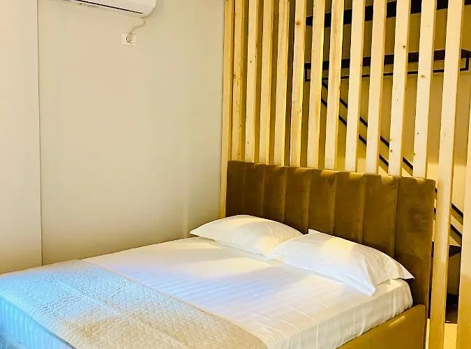 Joyb Near Golem, Durres Golem (Tirana)